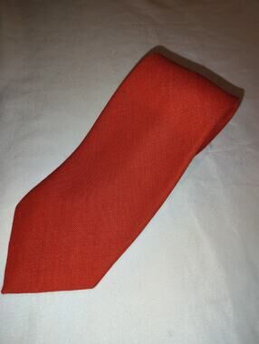 Vintage Moygashel Ireland Textured Weave Linen Polyester Pepper Red Necktie